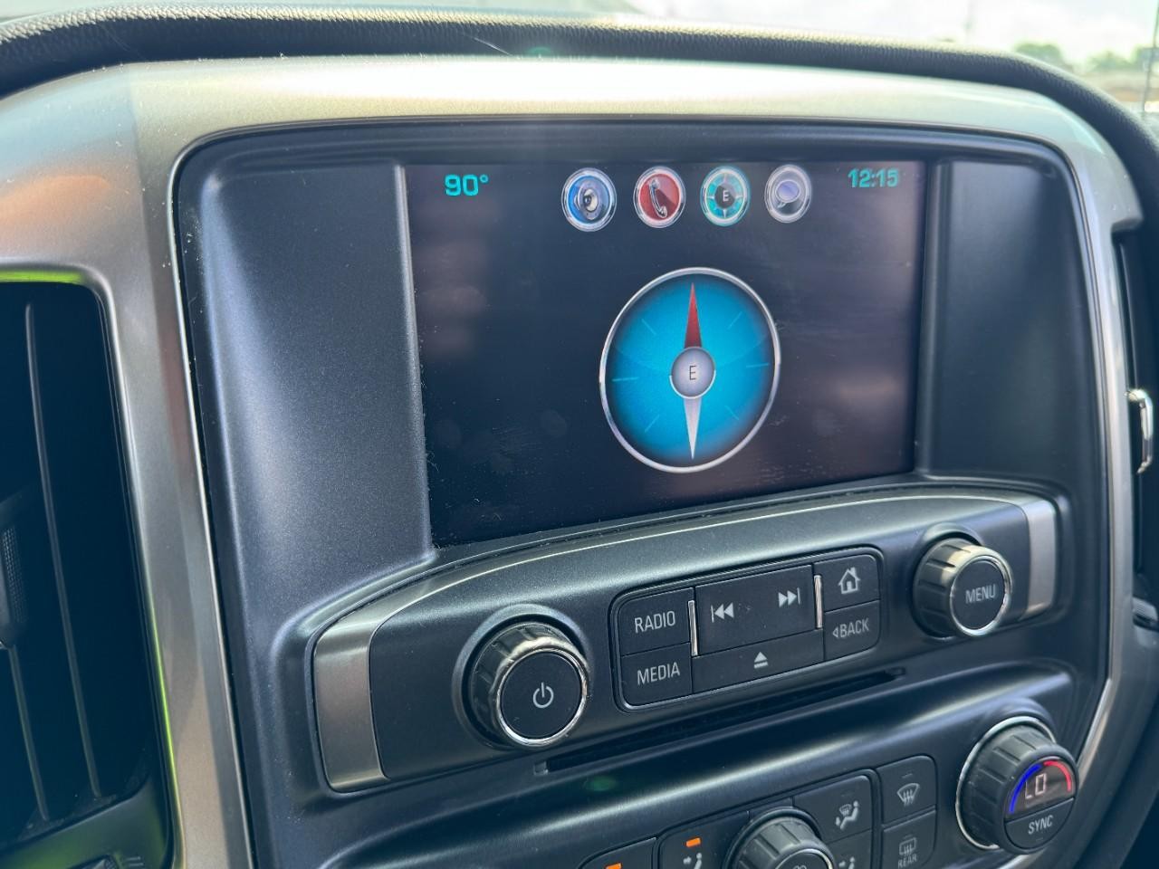 Chevrolet Silverado 1500 Vehicle Full-screen Gallery Image 21