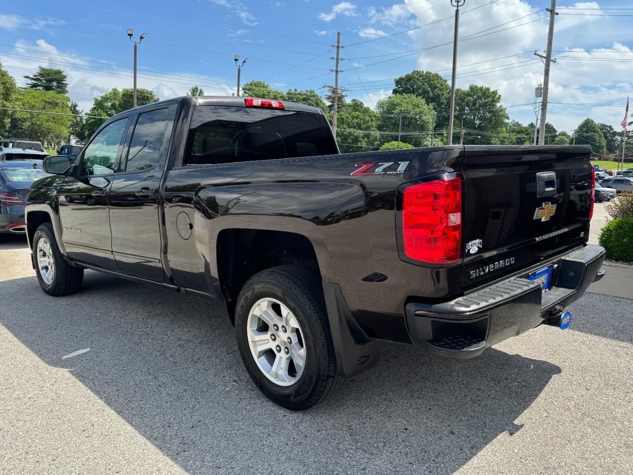 Chevrolet Silverado 1500 Vehicle Full-screen Gallery Image 05