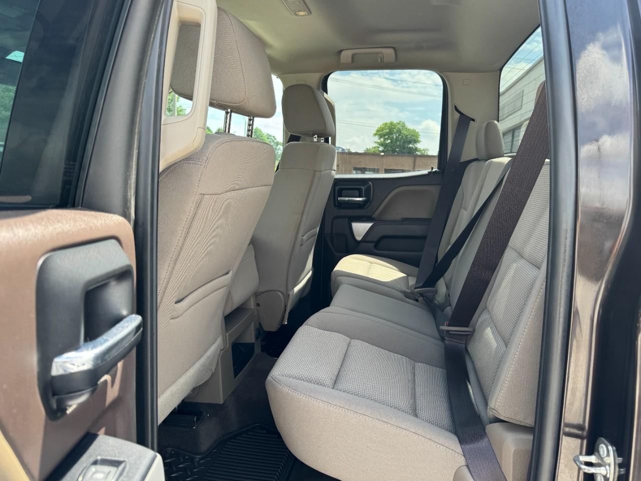 Chevrolet Silverado 1500 Vehicle Full-screen Gallery Image 10