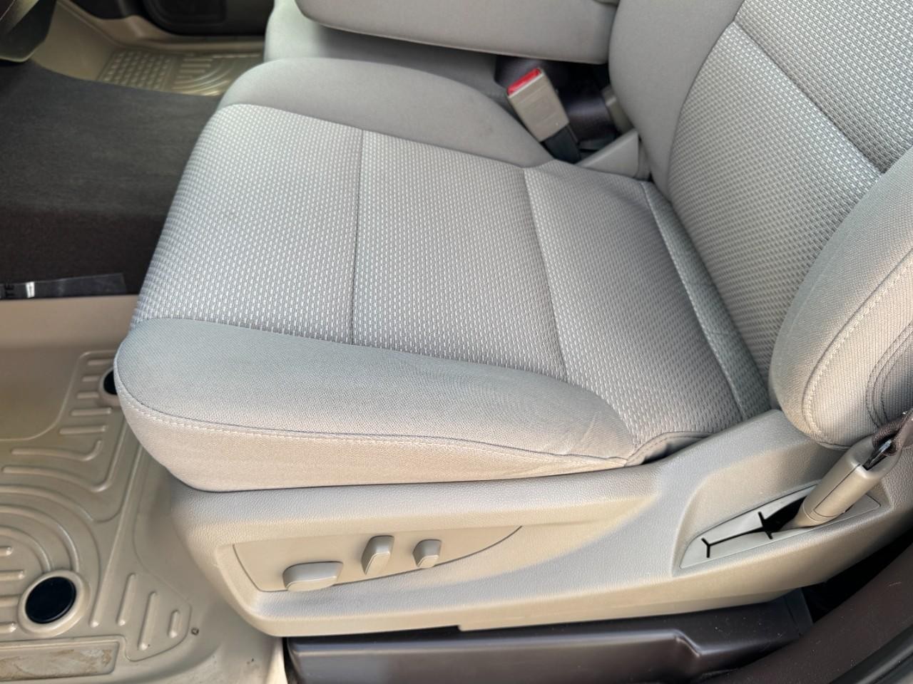 Chevrolet Silverado 1500 Vehicle Full-screen Gallery Image 12