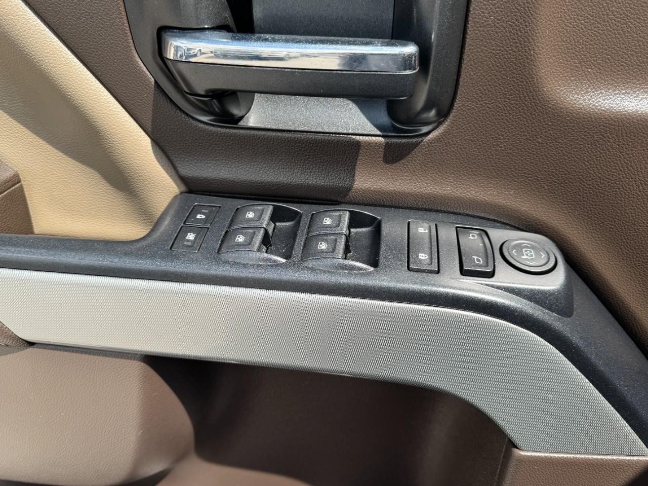 Chevrolet Silverado 1500 Vehicle Full-screen Gallery Image 13