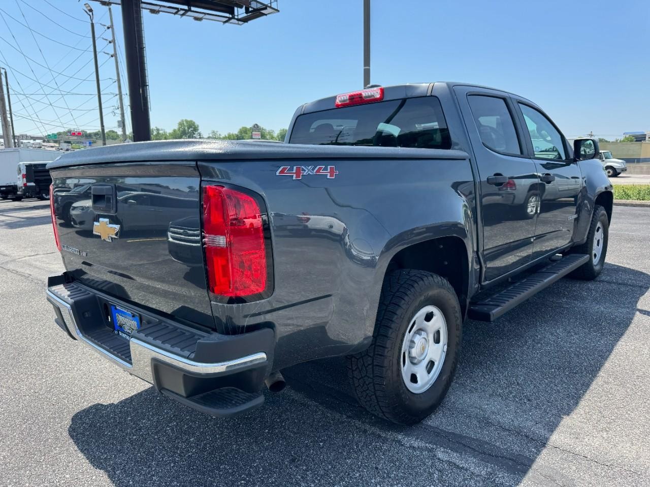 Chevrolet Colorado Vehicle Full-screen Gallery Image 03