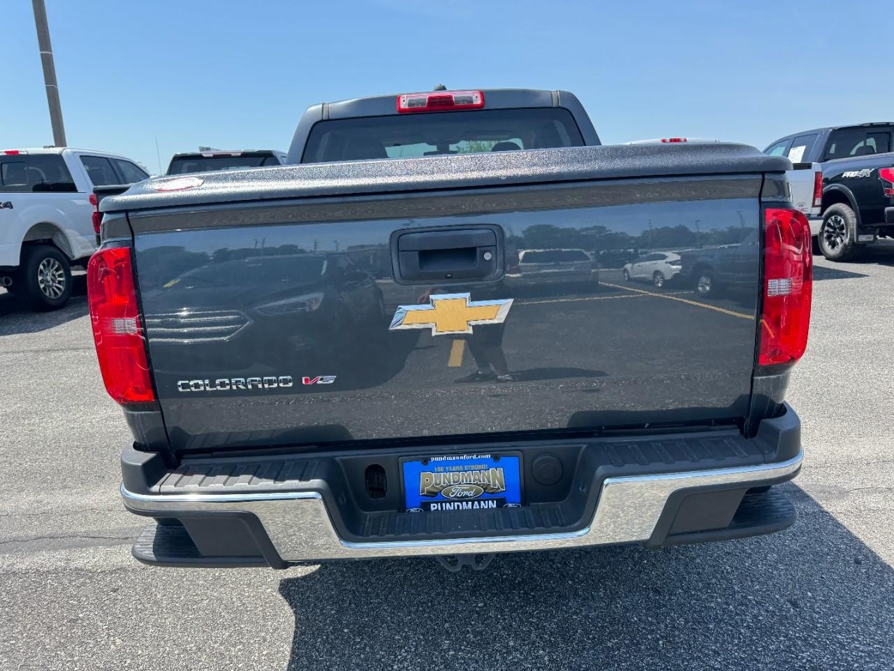 Chevrolet Colorado Vehicle Full-screen Gallery Image 04