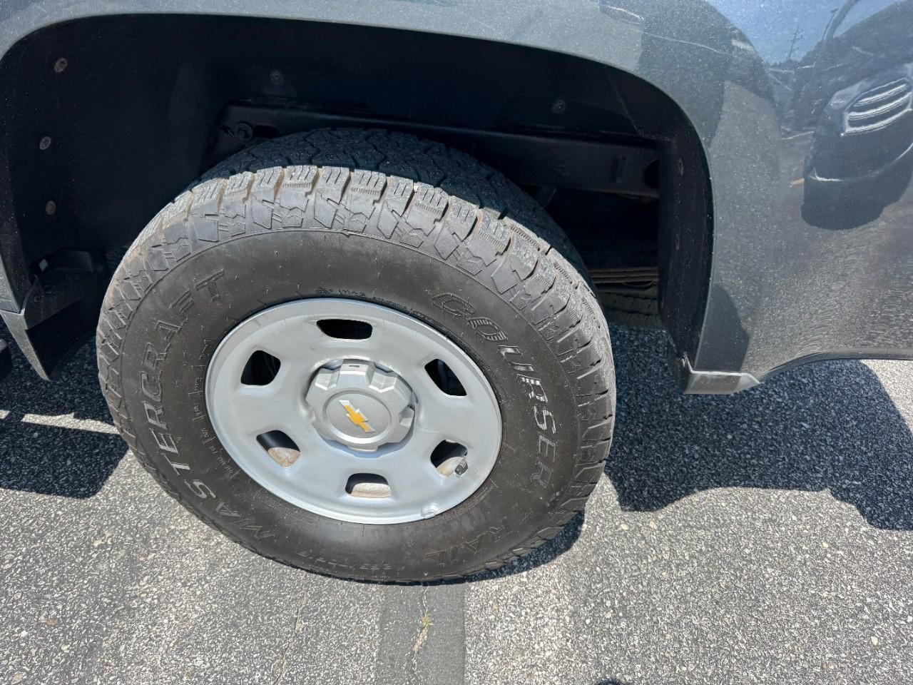 Chevrolet Colorado Vehicle Full-screen Gallery Image 06