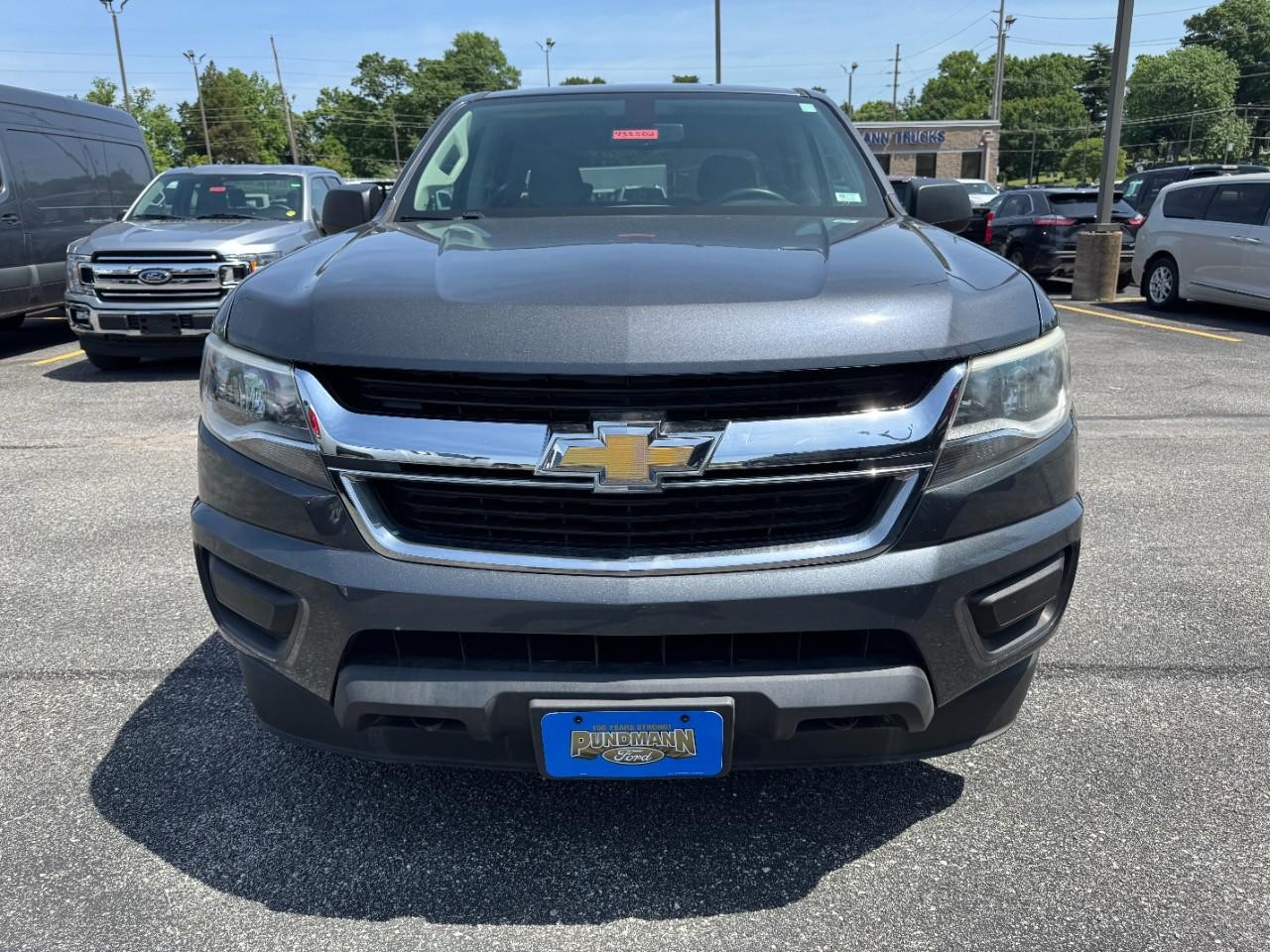 Chevrolet Colorado Vehicle Full-screen Gallery Image 10