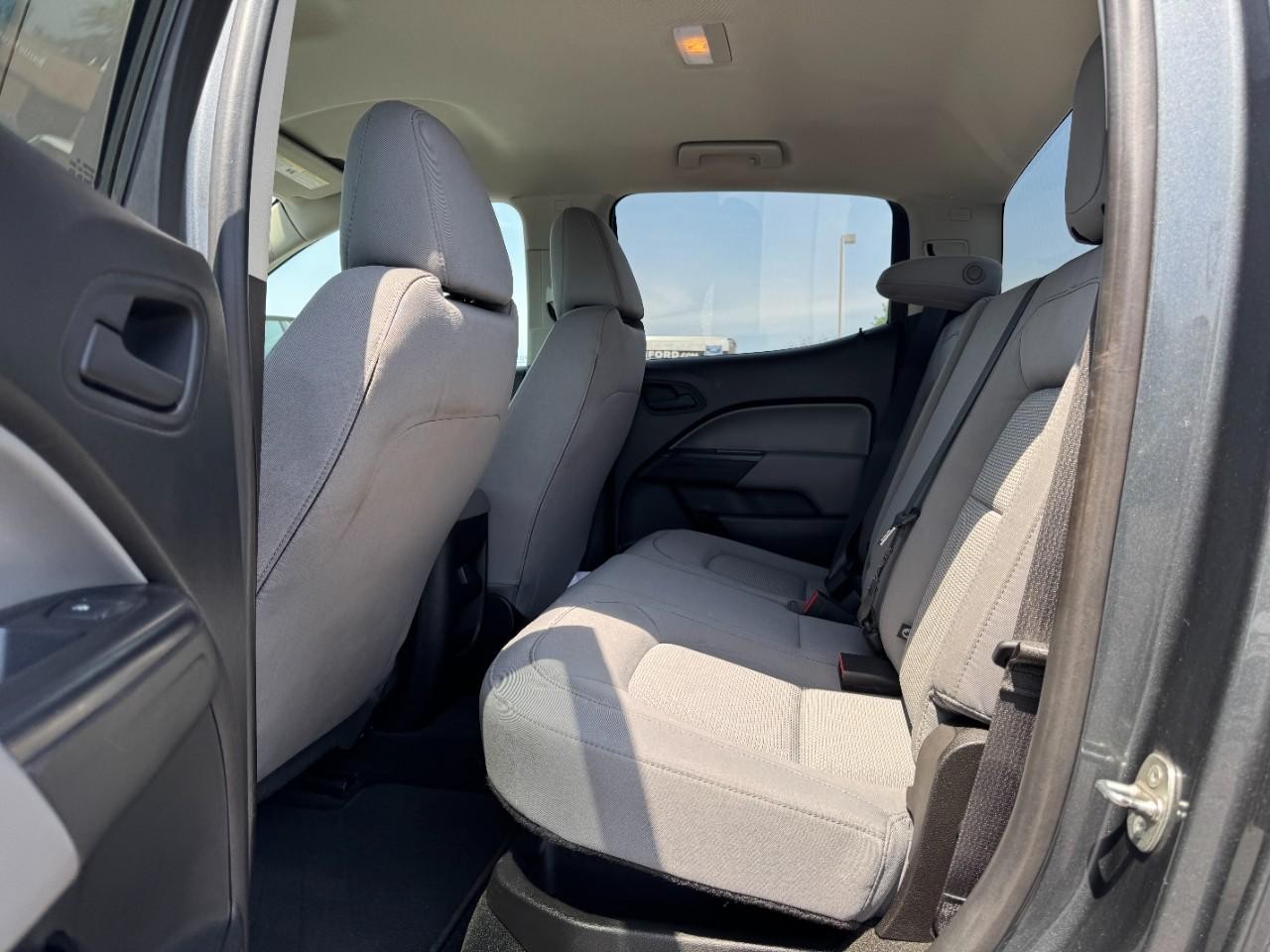 Chevrolet Colorado Vehicle Full-screen Gallery Image 11
