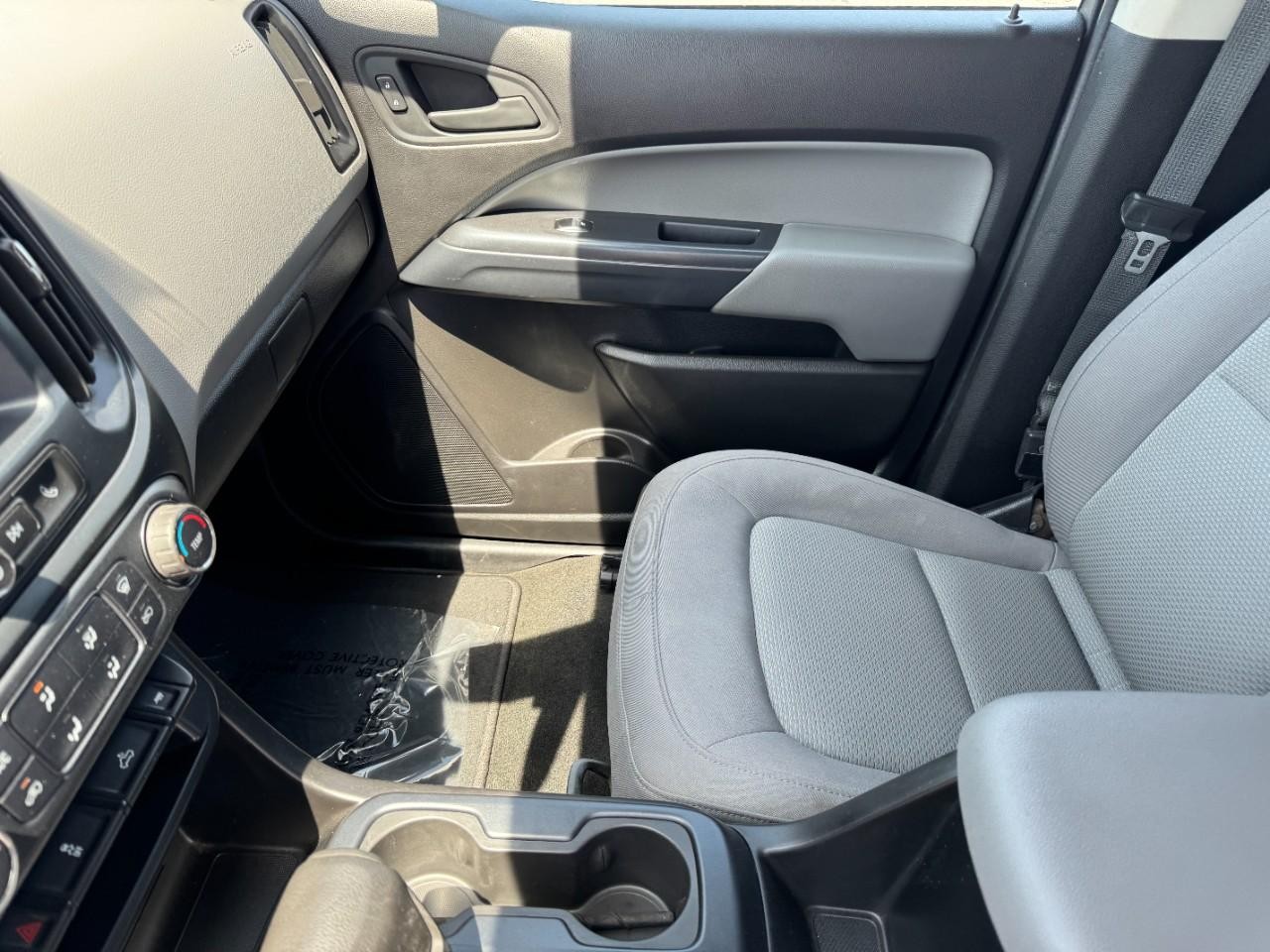 Chevrolet Colorado Vehicle Full-screen Gallery Image 14