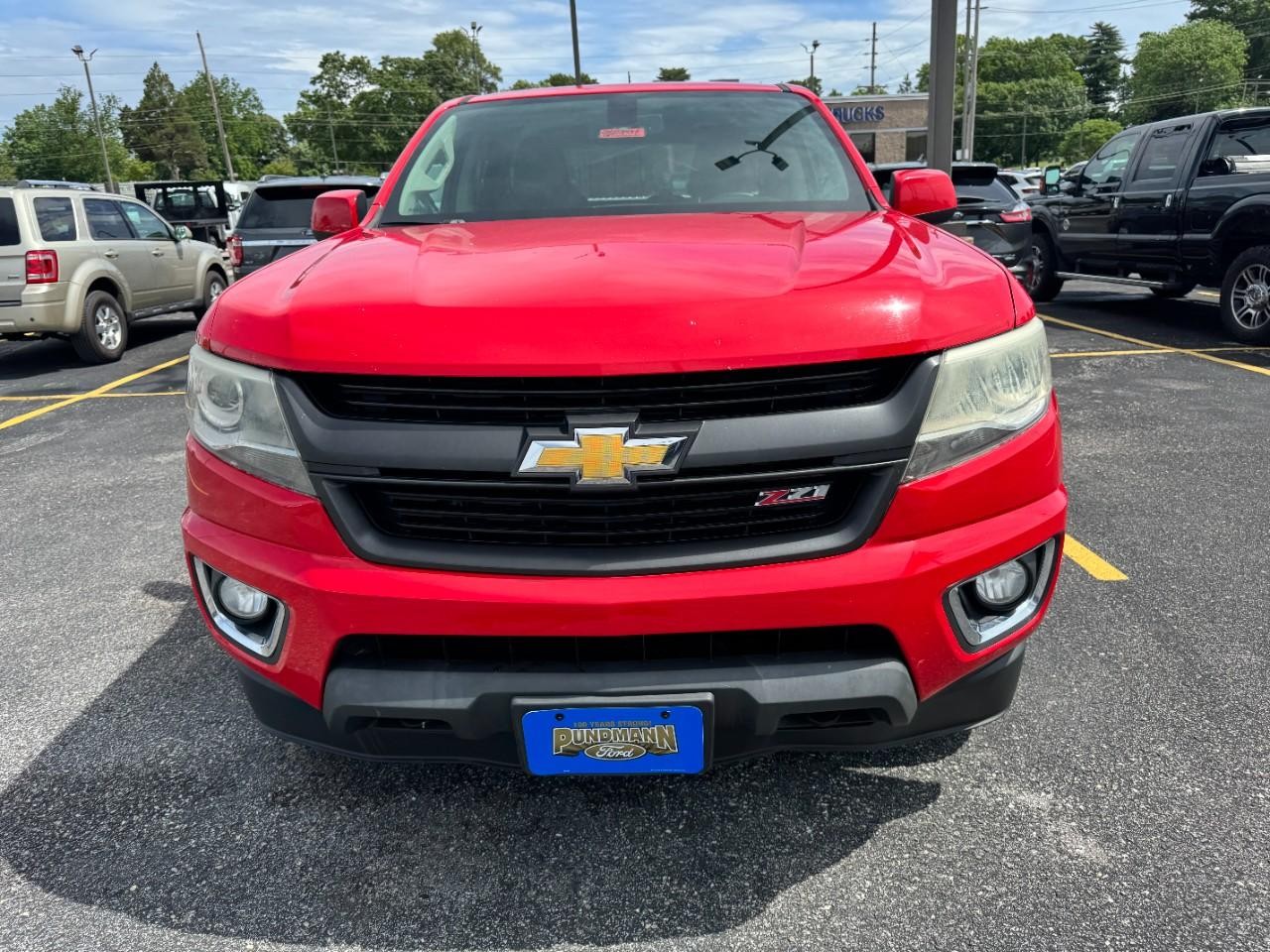 Chevrolet Colorado Vehicle Full-screen Gallery Image 02