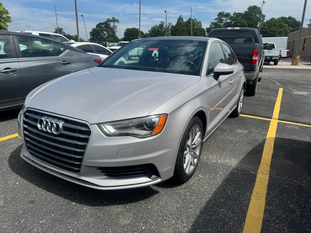 Audi A3 Vehicle Full-screen Gallery Image 08