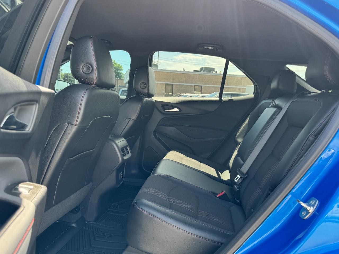 Chevrolet Equinox Vehicle Full-screen Gallery Image 10