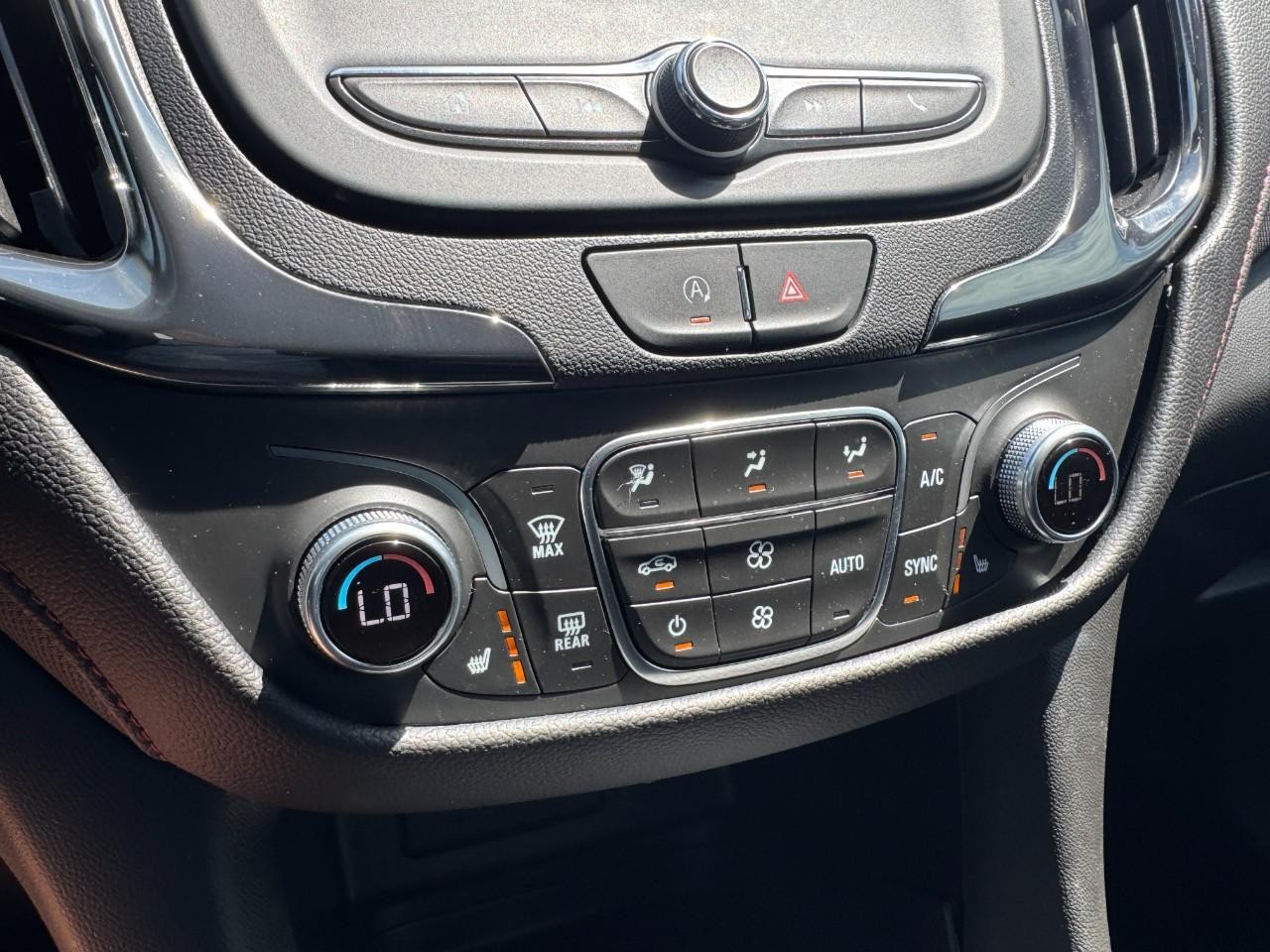 Chevrolet Equinox Vehicle Full-screen Gallery Image 18