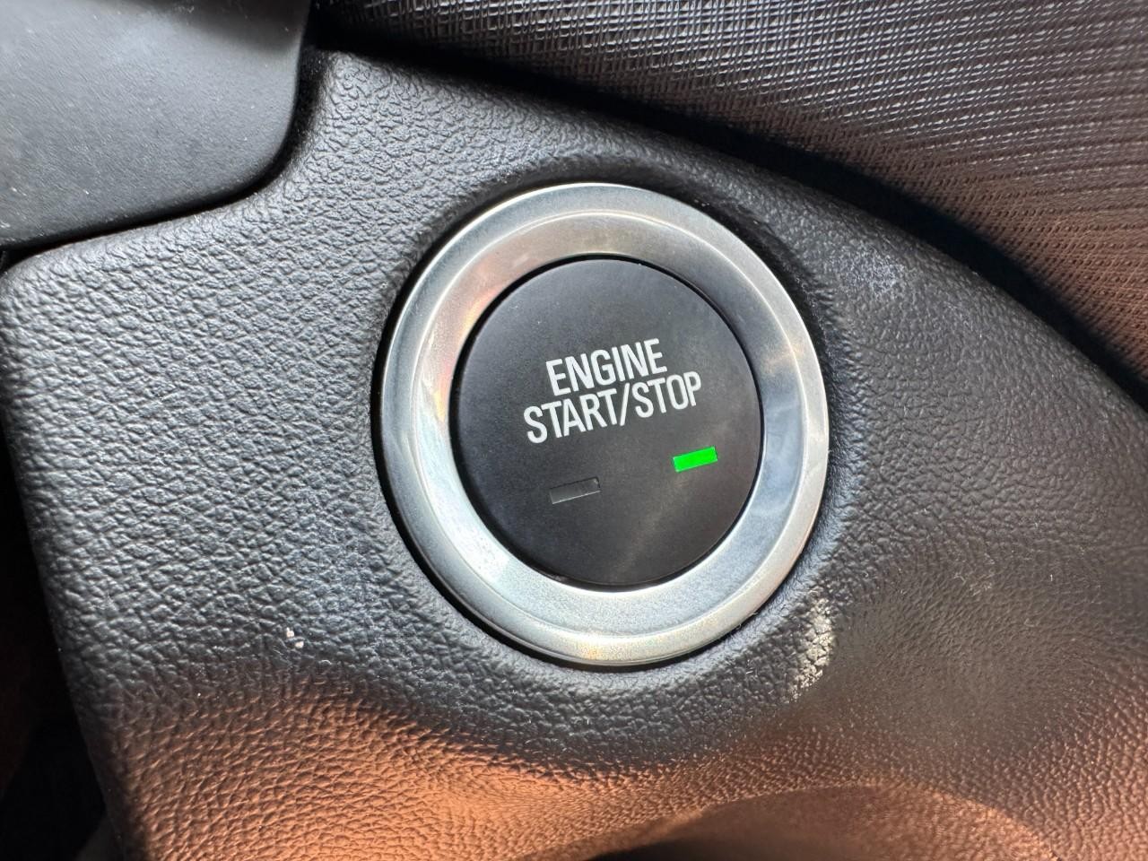Chevrolet Equinox Vehicle Full-screen Gallery Image 21