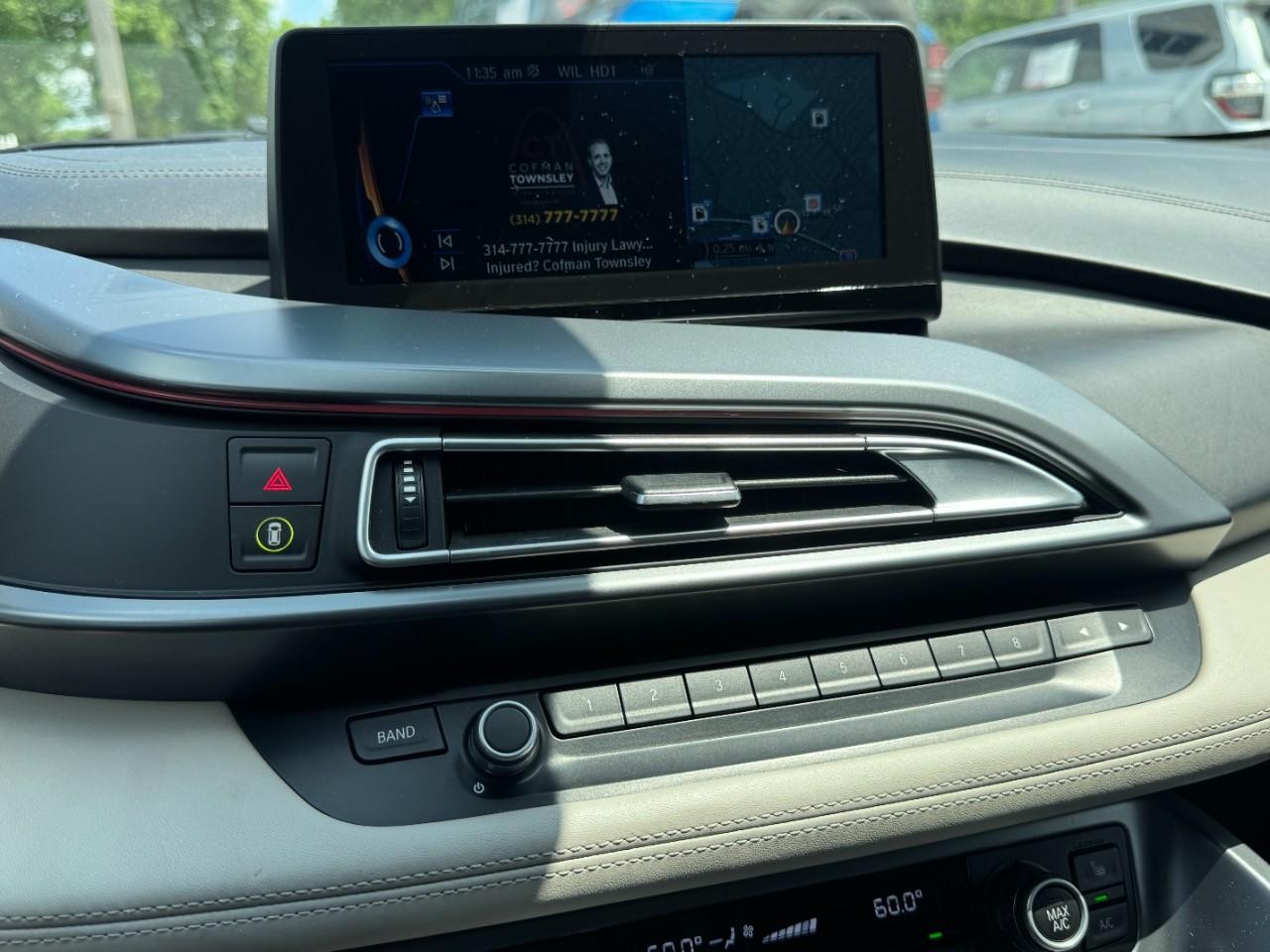 BMW i8 Vehicle Full-screen Gallery Image 17