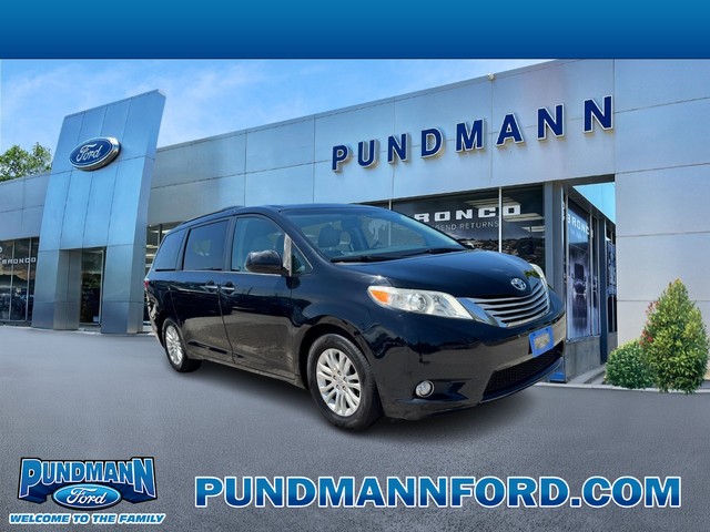 St. Charles MO 2017 Toyota Sienna more details - toyota sienna