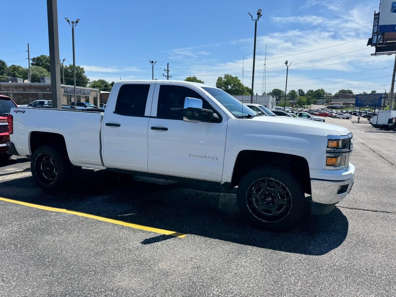 Chevrolet Silverado 1500 Vehicle Full-screen Gallery Image 02