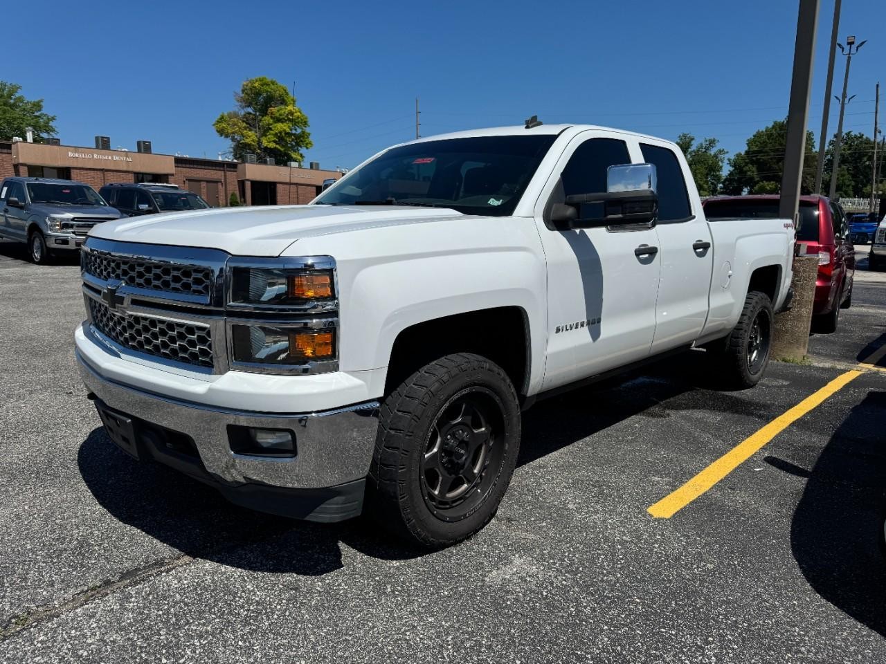 Chevrolet Silverado 1500 Vehicle Full-screen Gallery Image 10