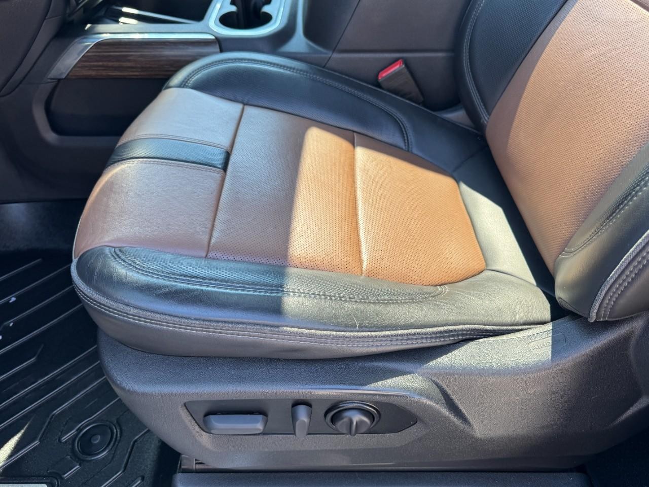 Chevrolet Silverado 1500 LTD Vehicle Full-screen Gallery Image 15