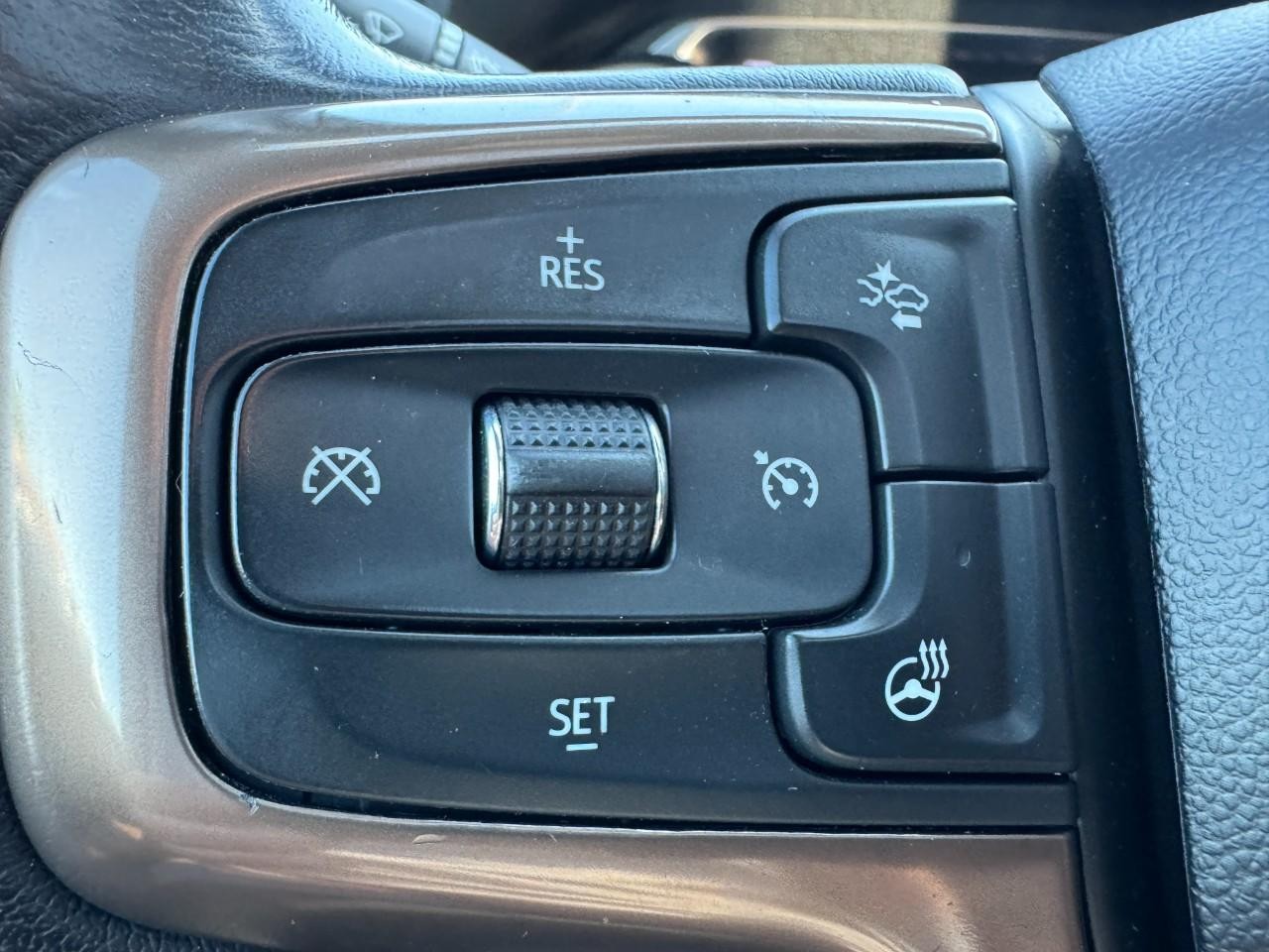 Chevrolet Silverado 1500 LTD Vehicle Full-screen Gallery Image 18