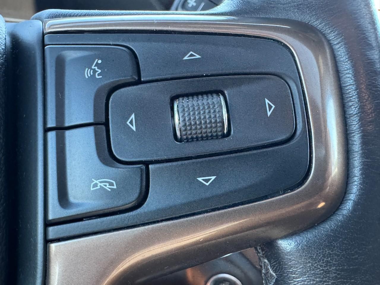 Chevrolet Silverado 1500 LTD Vehicle Full-screen Gallery Image 19