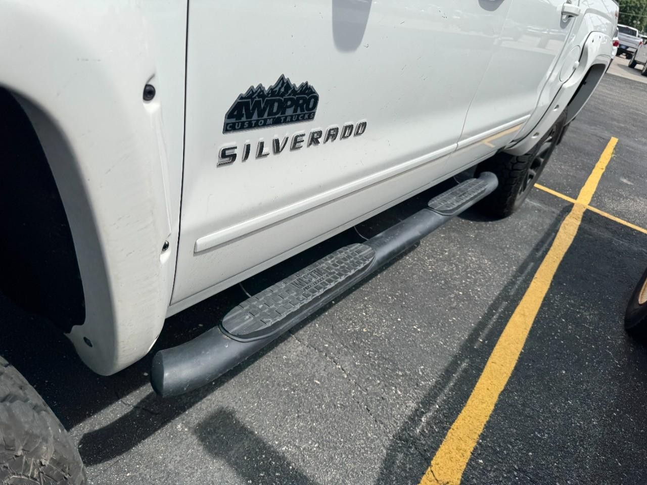 Chevrolet Silverado 1500 Vehicle Full-screen Gallery Image 07