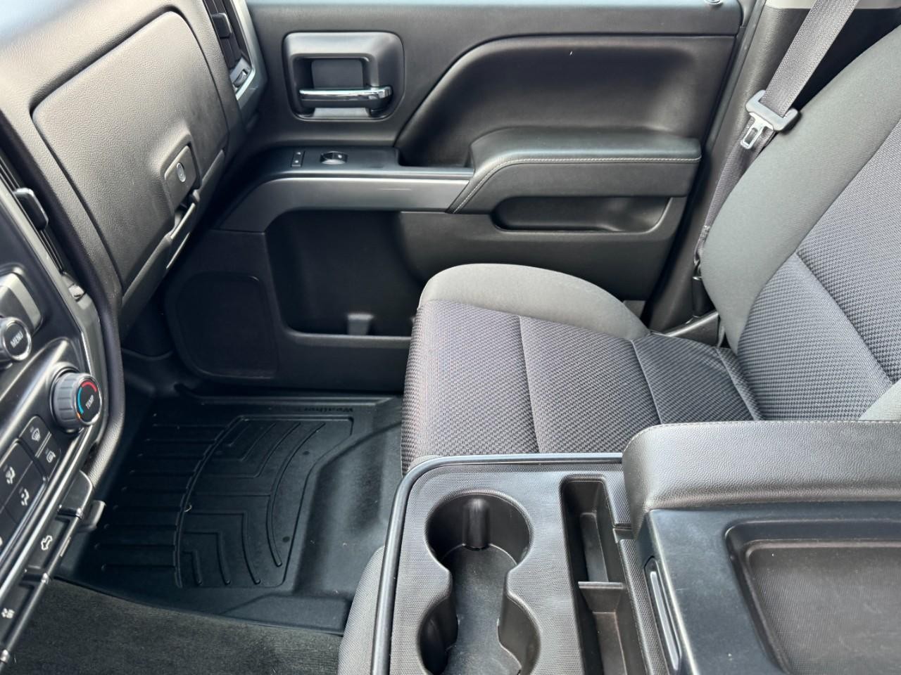 Chevrolet Silverado 1500 Vehicle Full-screen Gallery Image 13