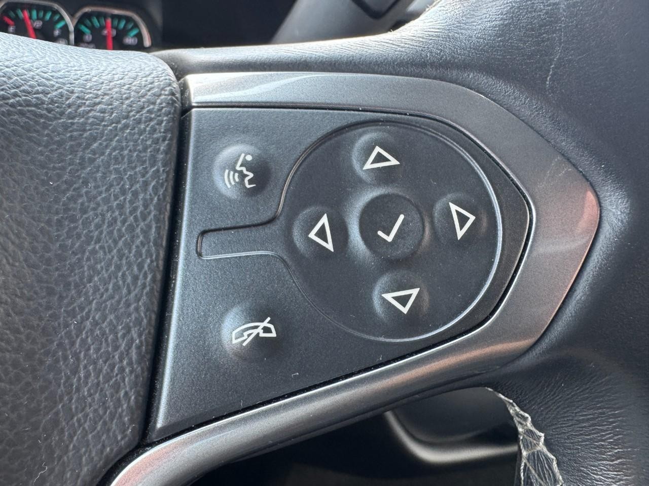 Chevrolet Silverado 1500 Vehicle Full-screen Gallery Image 18