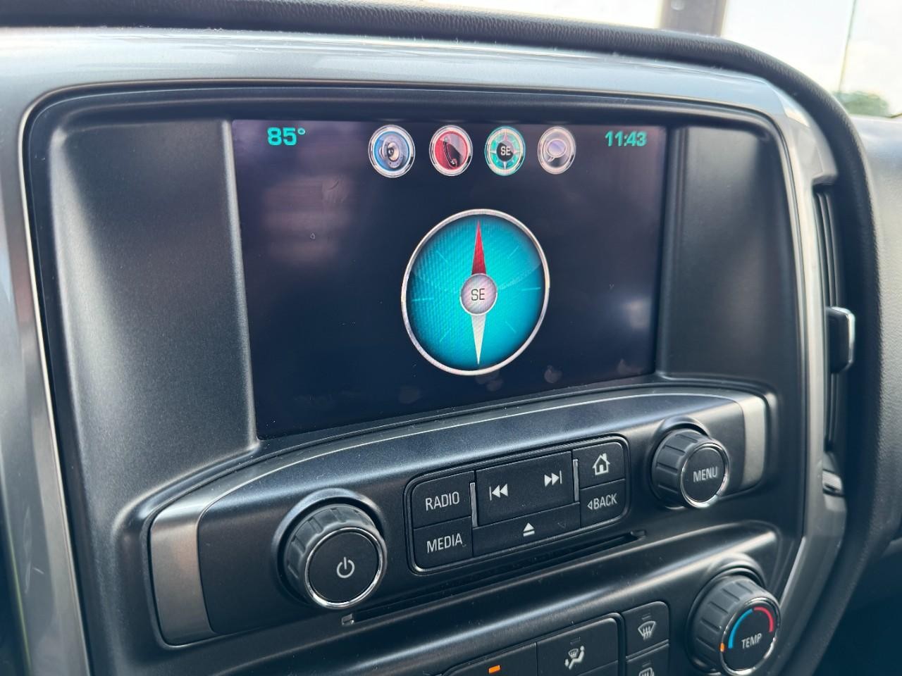 Chevrolet Silverado 1500 Vehicle Full-screen Gallery Image 21