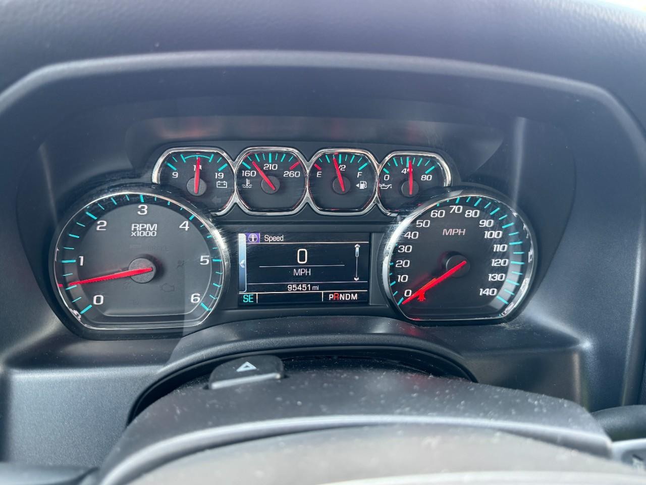 Chevrolet Silverado 1500 Vehicle Full-screen Gallery Image 22