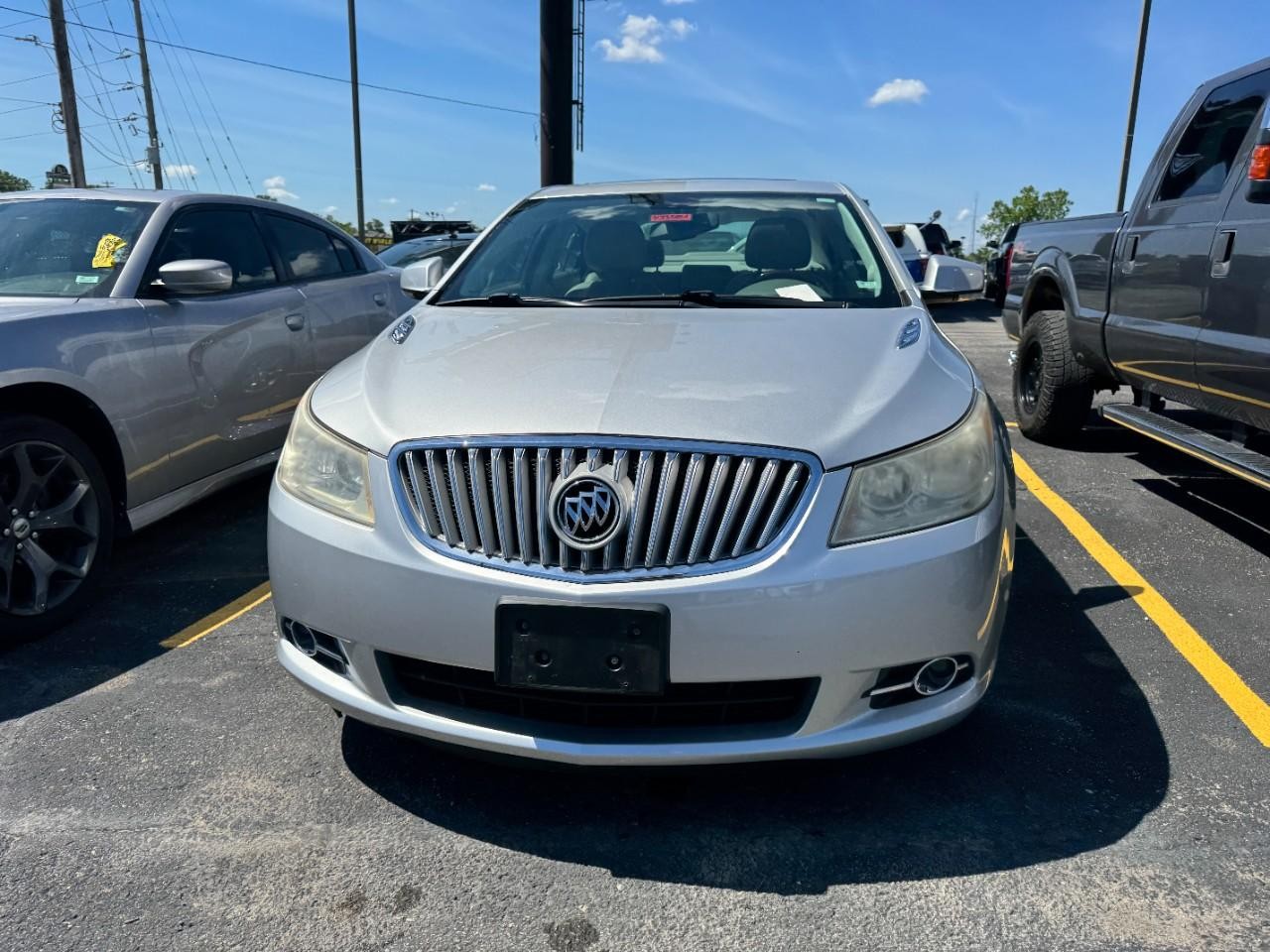 Buick LaCrosse Vehicle Full-screen Gallery Image 04