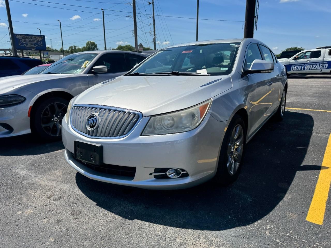 Buick LaCrosse Vehicle Full-screen Gallery Image 05