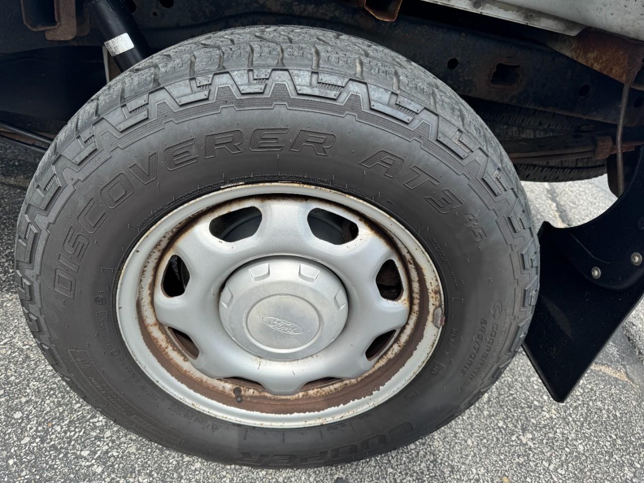View vehicle photo 5