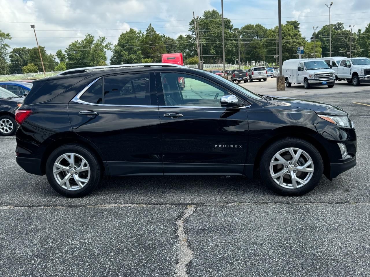 Chevrolet Equinox Vehicle Full-screen Gallery Image 02
