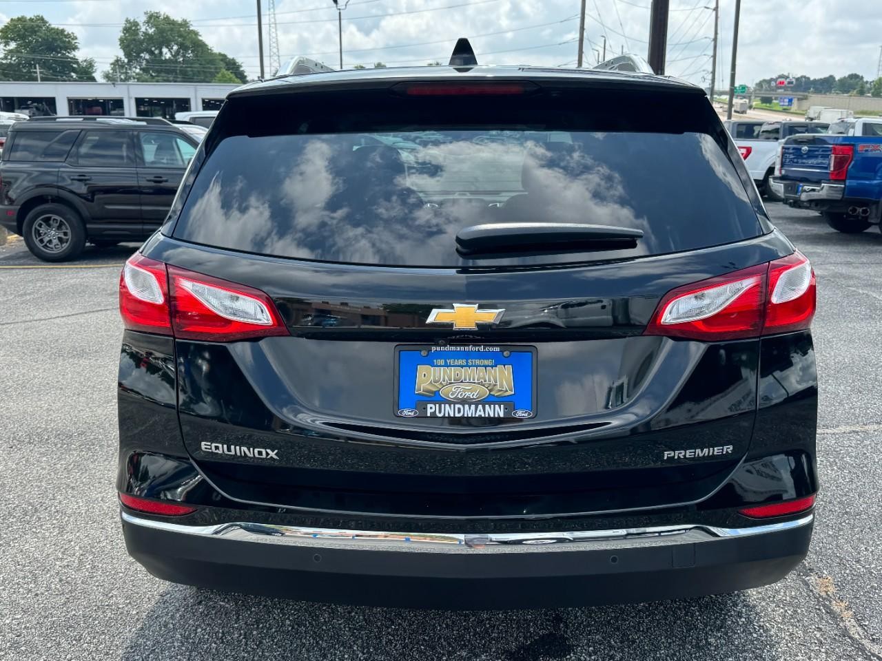 Chevrolet Equinox Vehicle Full-screen Gallery Image 04