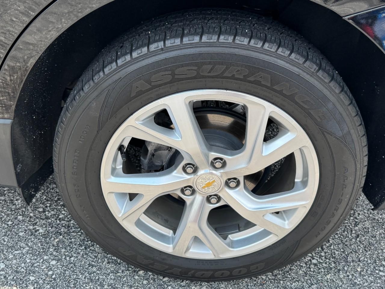 Chevrolet Equinox Vehicle Full-screen Gallery Image 07