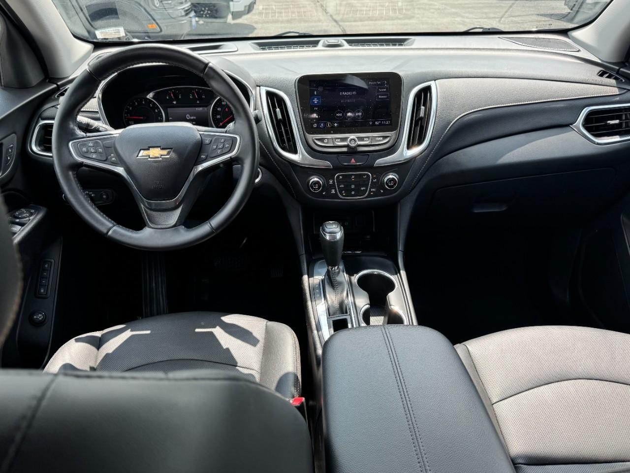 Chevrolet Equinox Vehicle Full-screen Gallery Image 11