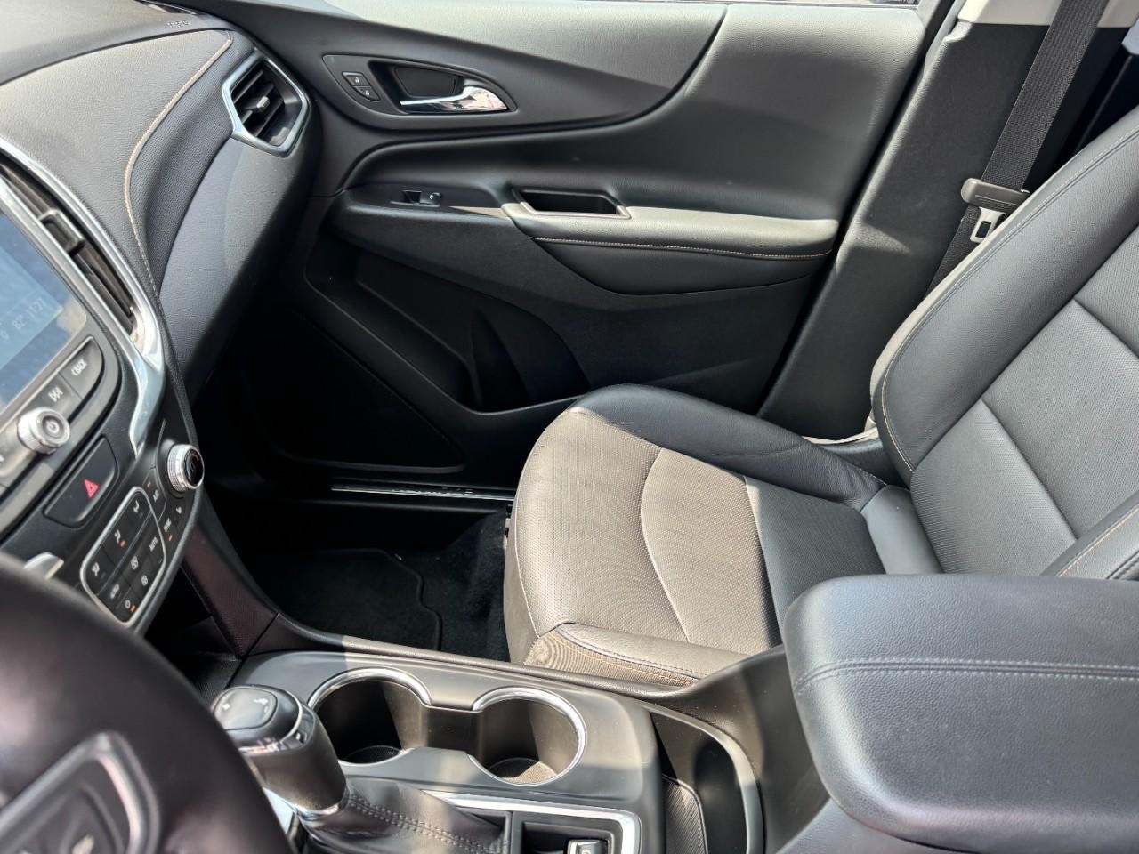 Chevrolet Equinox Vehicle Full-screen Gallery Image 13