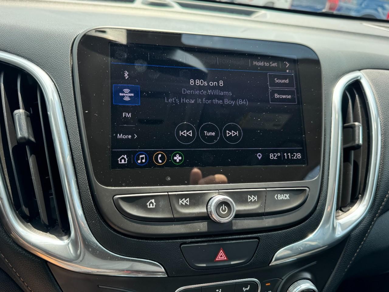 Chevrolet Equinox Vehicle Full-screen Gallery Image 20