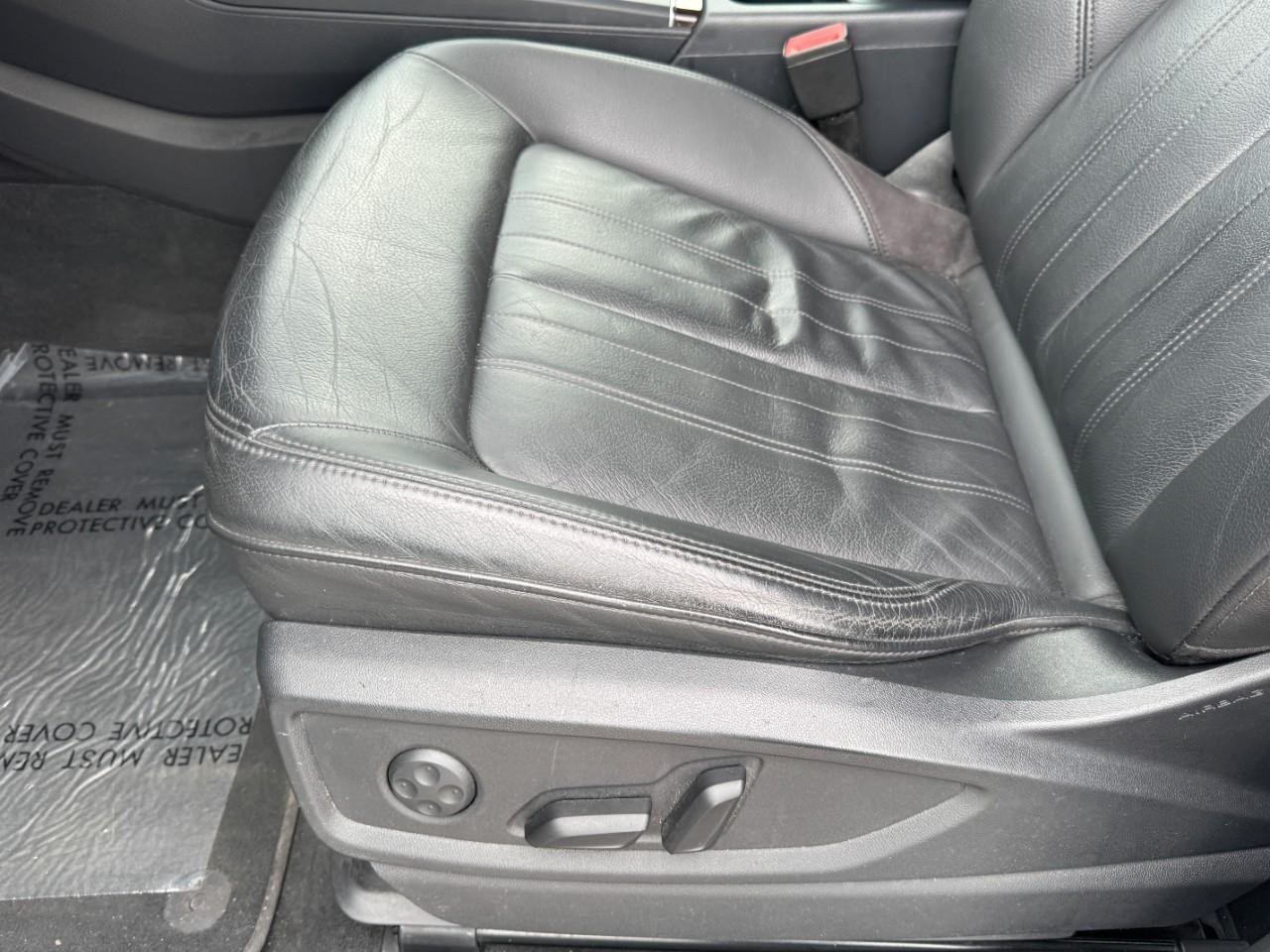 Audi Q5 Vehicle Full-screen Gallery Image 14