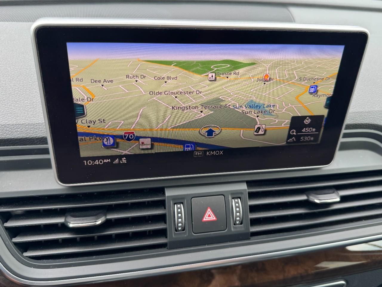 Audi Q5 Vehicle Full-screen Gallery Image 21