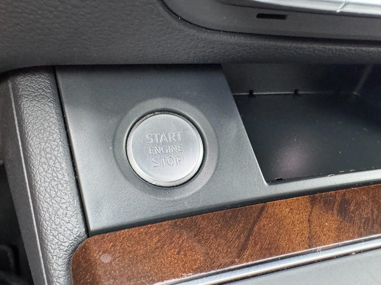 Audi Q5 Vehicle Full-screen Gallery Image 23