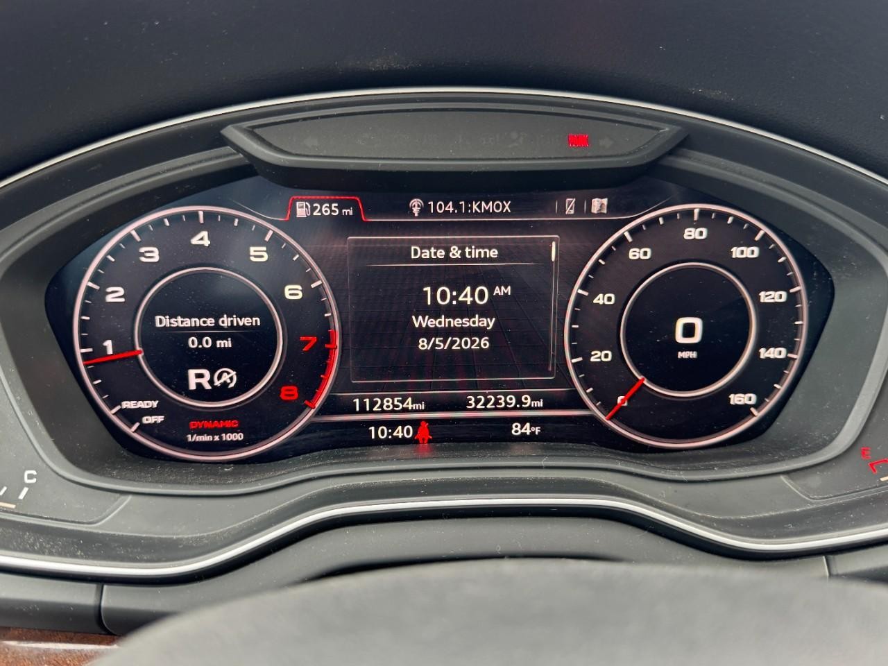 Audi Q5 Vehicle Full-screen Gallery Image 24