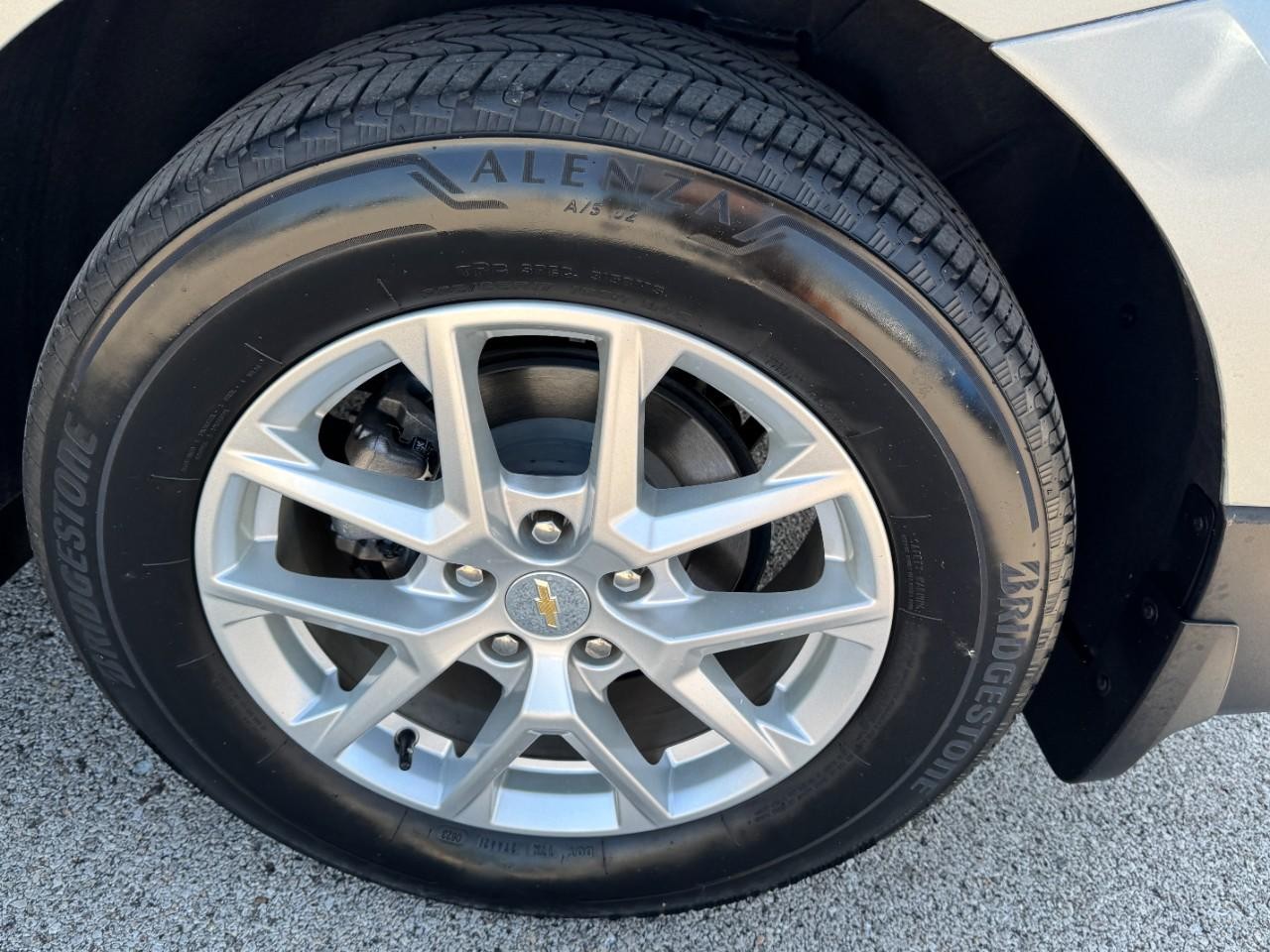 Chevrolet Equinox Vehicle Full-screen Gallery Image 08