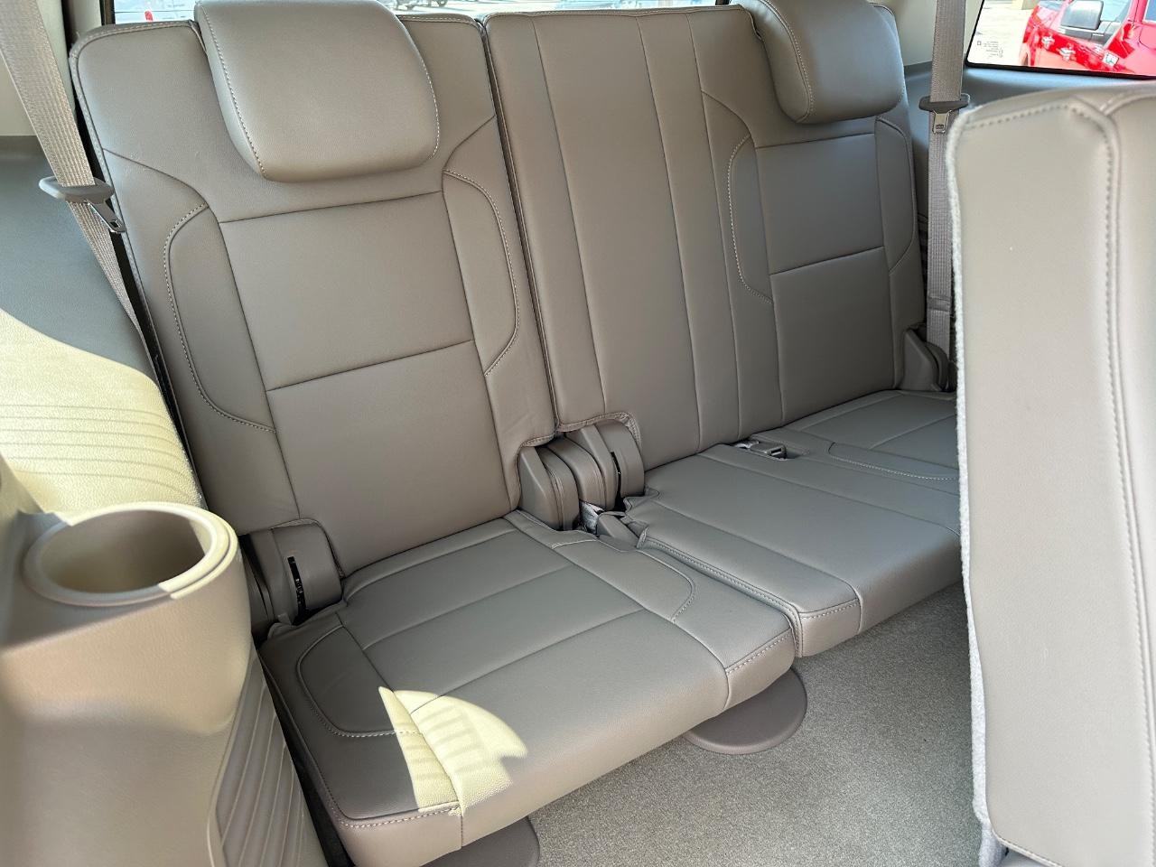Chevrolet Tahoe Vehicle Full-screen Gallery Image 10