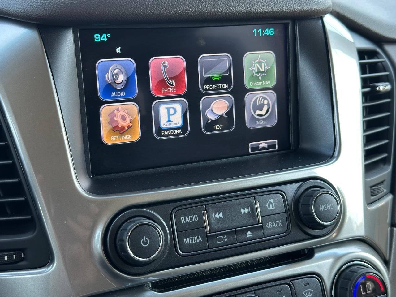 Chevrolet Tahoe Vehicle Full-screen Gallery Image 18