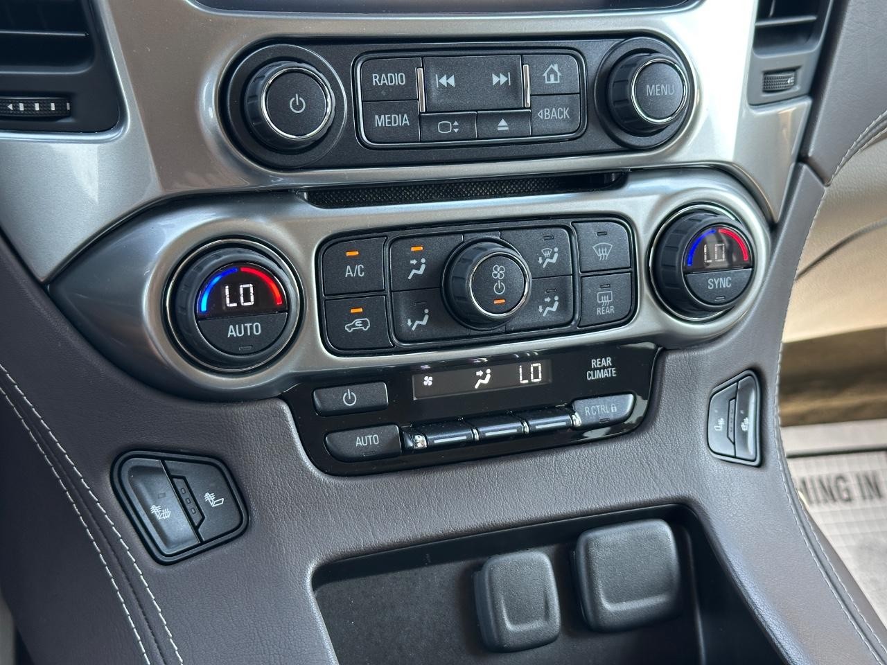 Chevrolet Tahoe Vehicle Full-screen Gallery Image 20