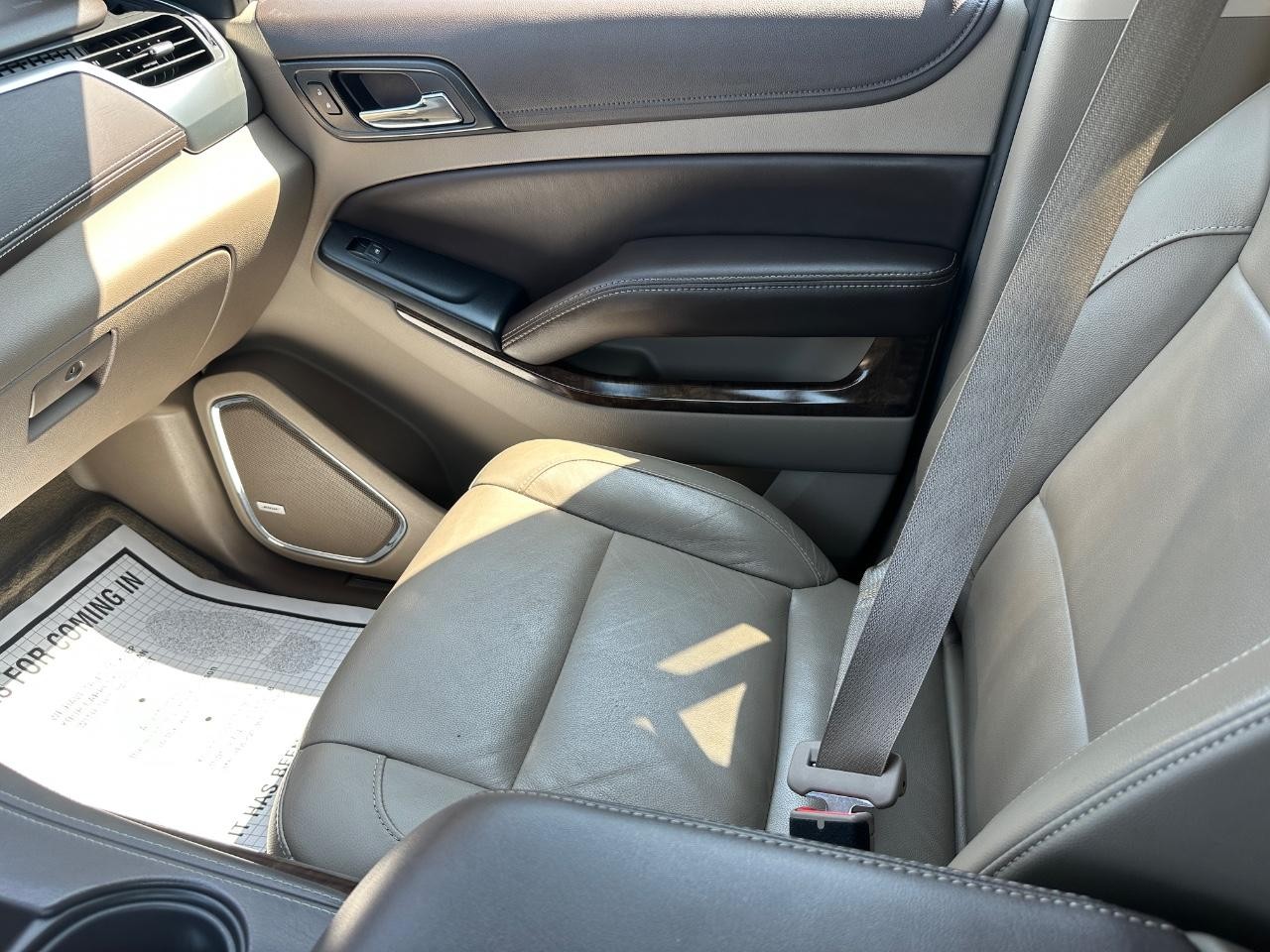 Chevrolet Tahoe Vehicle Full-screen Gallery Image 22