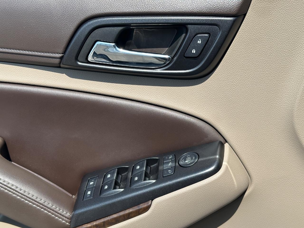 Chevrolet Tahoe Vehicle Full-screen Gallery Image 25