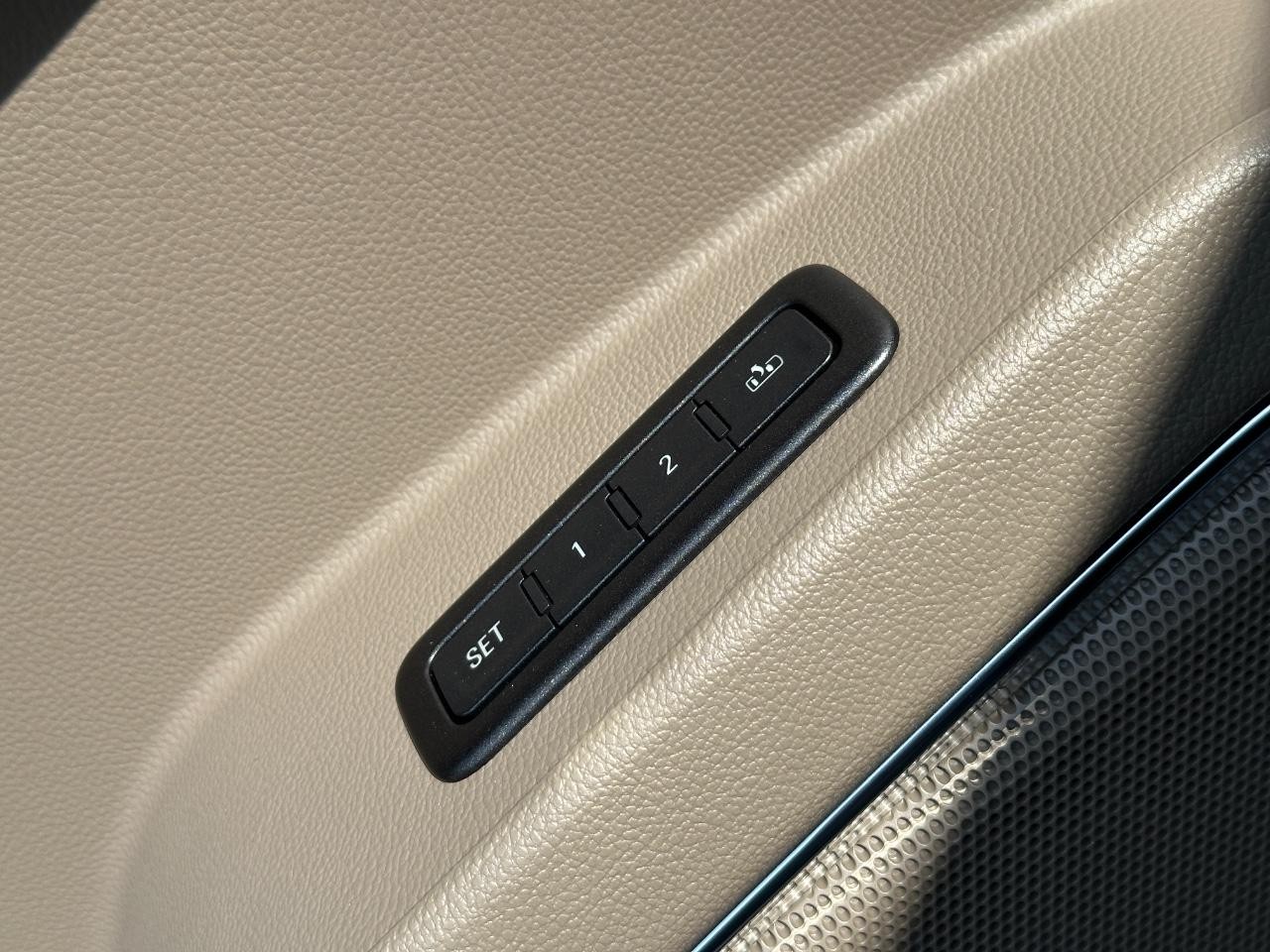 Chevrolet Tahoe Vehicle Full-screen Gallery Image 26