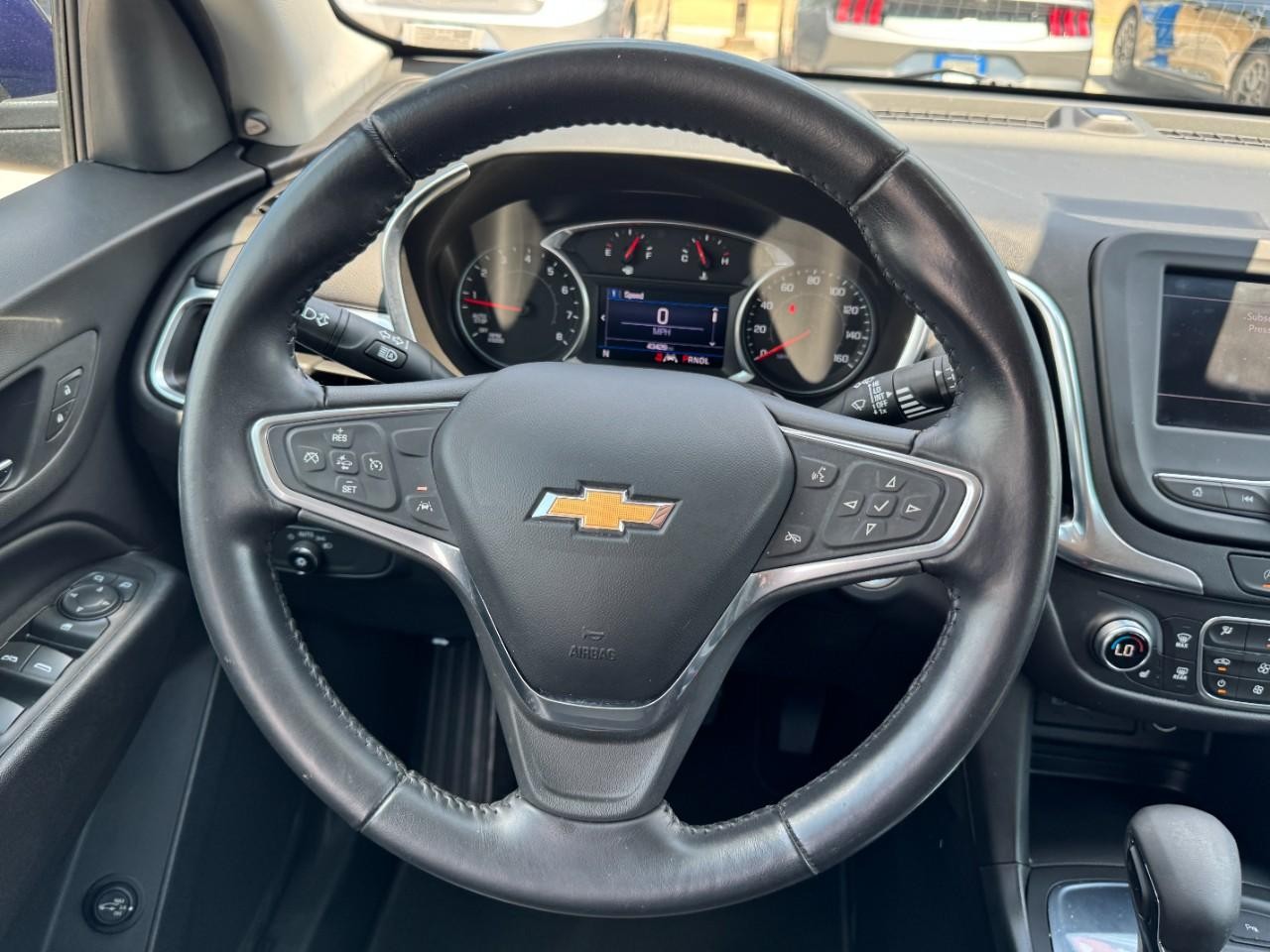 Chevrolet Equinox Vehicle Full-screen Gallery Image 12