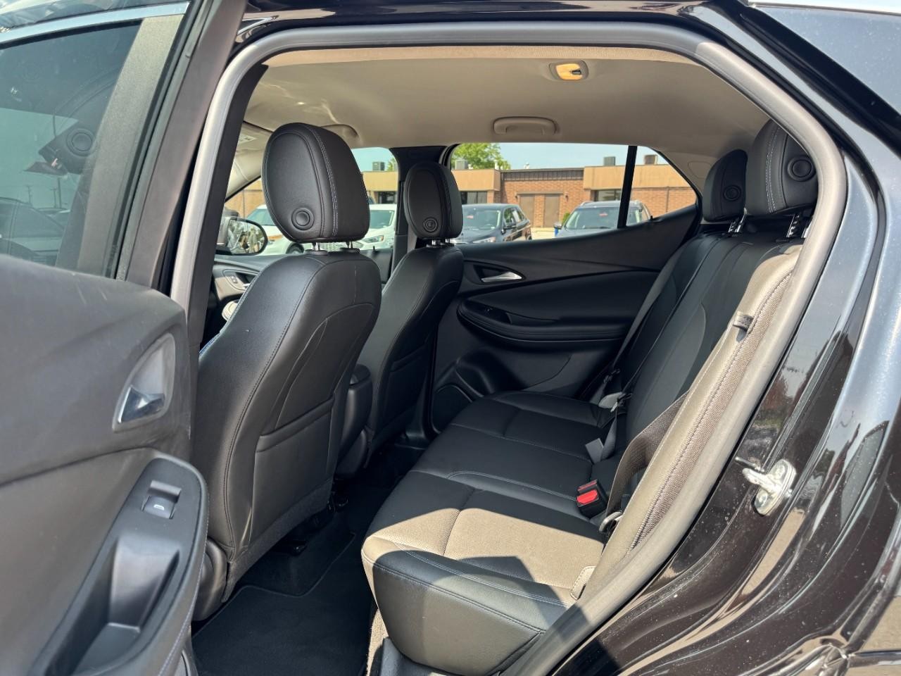 Buick Encore GX Vehicle Full-screen Gallery Image 10